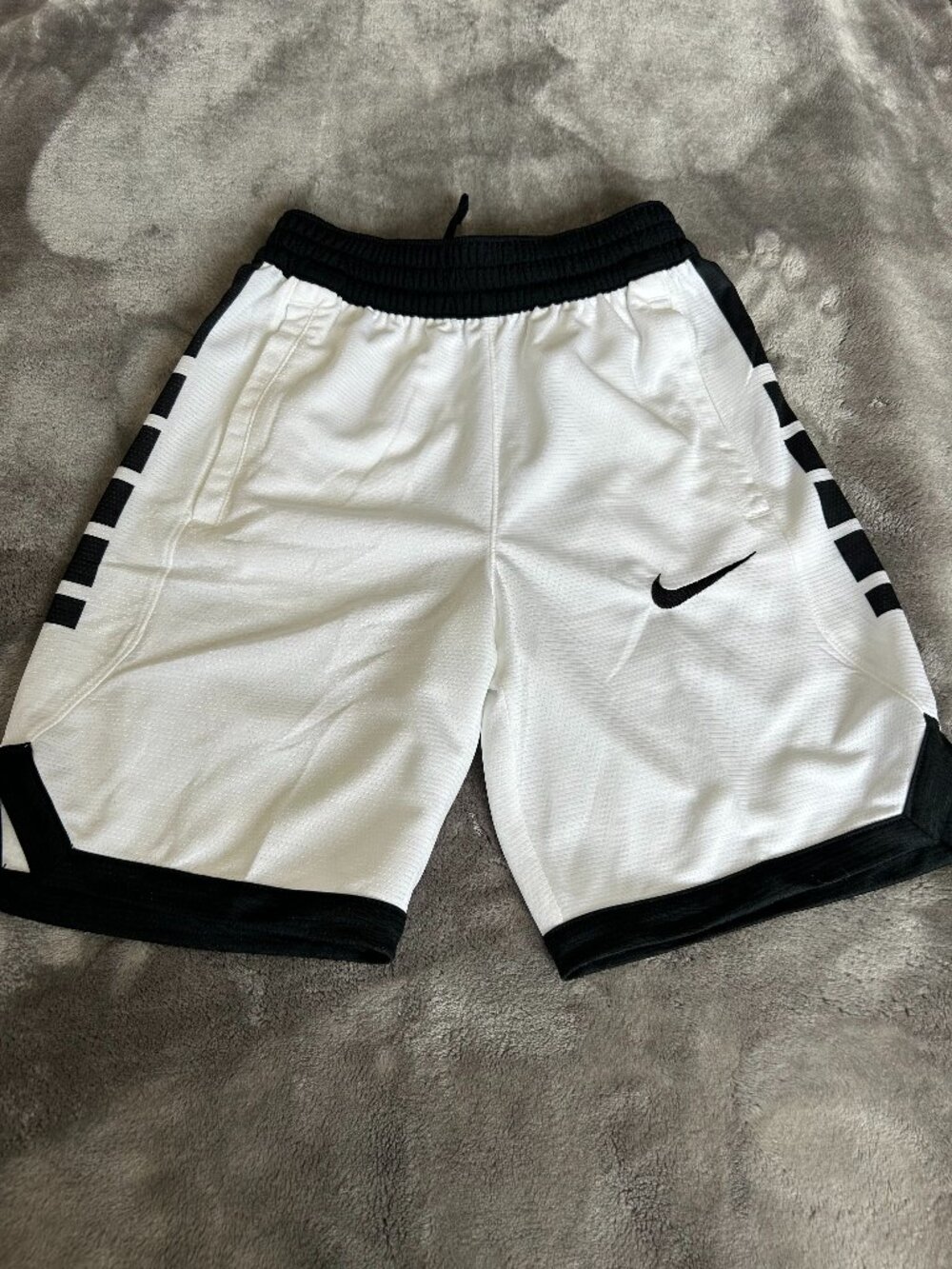 Boys Nike White w Black Trim Dri-Fit Shorts Size S NWT